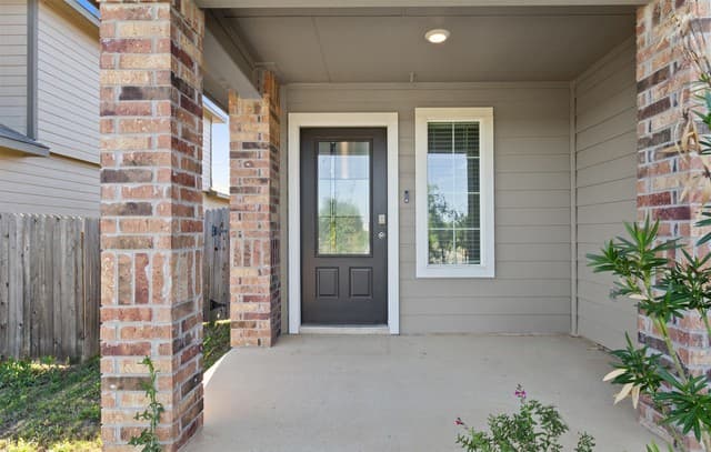 3-bedroom rental at 3303 Mission Riv in San Antonio, TX — photo 3