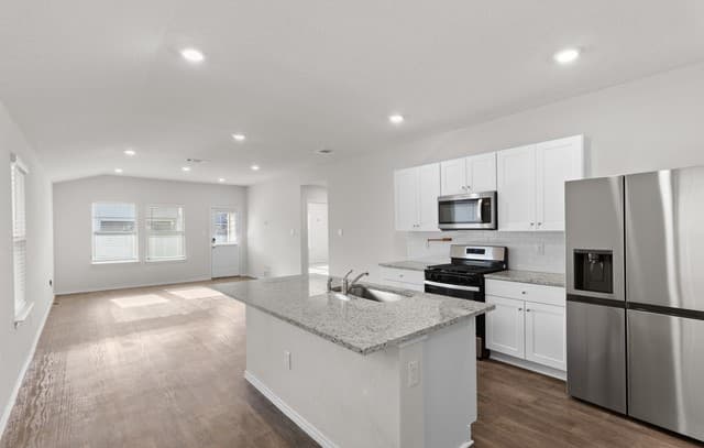 3-bedroom rental at 3303 Mission Riv in San Antonio, TX — photo 4