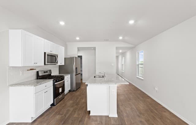 3-bedroom rental at 3303 Mission Riv in San Antonio, TX — photo 5