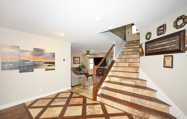 5-bedroom rental at 15922 Tampke in San Antonio, TX — photo 3