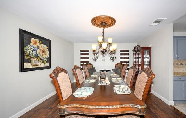 5-bedroom rental at 15922 Tampke in San Antonio, TX — photo 4