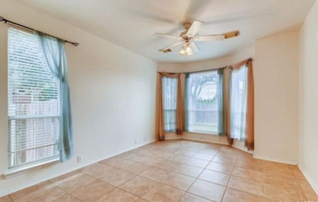 4-bedroom rental at 945 Forest Ridge Pkwy in Schertz, TX — photo 5