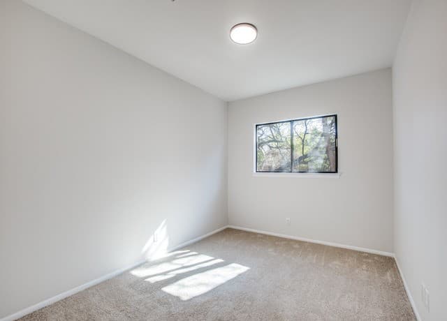 3-bedroom rental at 11130 Moonlit in San Antonio, TX — photo 5