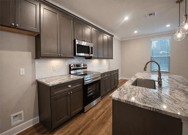 3-bedroom rental at 8919 Summerwood Bend in San Antonio, TX — photo 4