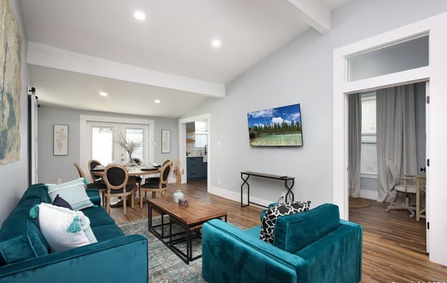 3-bedroom rental at 910 Denver Blvd in San Antonio, TX — photo 4