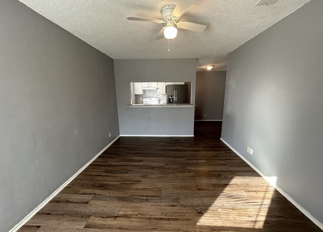 2-bedroom rental at 518 Briggs St Unit 401 in San Antonio, TX — photo 2
