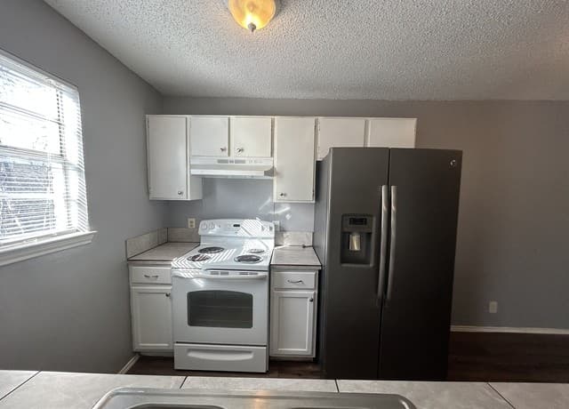 2-bedroom rental at 518 Briggs St Unit 401 in San Antonio, TX — photo 4