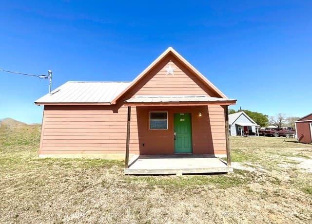 1-bedroom rental at 573 Texas 97 Unit 104 in Floresville TX