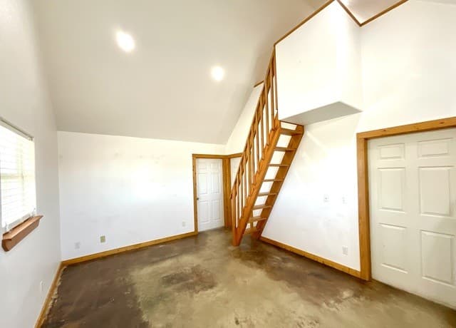 1-bedroom rental at 573 Texas 97 Unit 104 in Floresville, TX — photo 4
