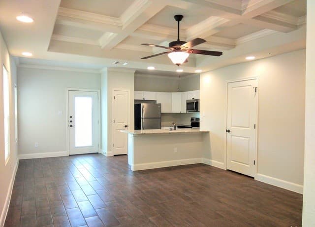 3-bedroom rental at 6315 Melanzane Ave Unit 1 in San Antonio, TX — photo 5