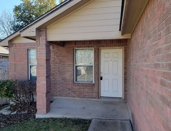 3-bedroom rental at 10622 Shaencrest in San Antonio TX