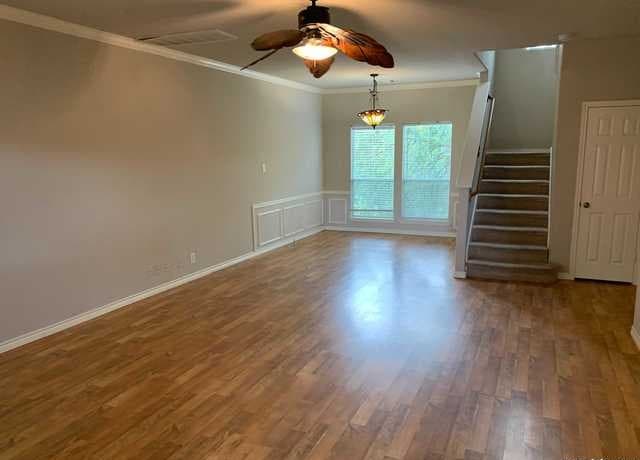 3-bedroom rental at 522 Cattle Ranch Drive in San Antonio, TX — photo 3