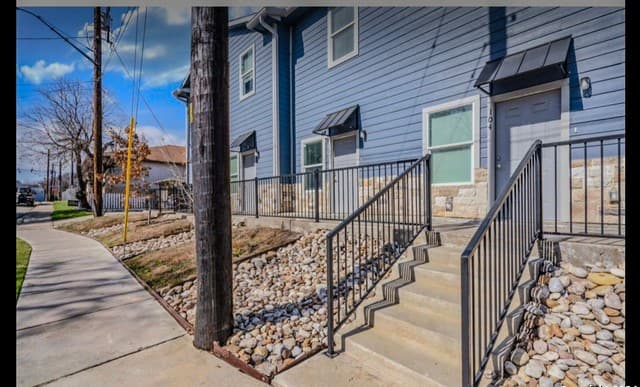 2-bedroom rental at 143 Lucas St Unit 103 in San Antonio TX