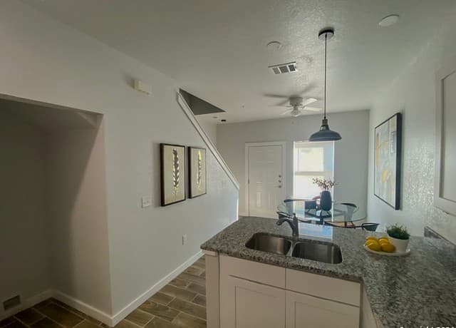 2-bedroom rental at 143 Lucas St Unit 103 in San Antonio, TX — photo 4