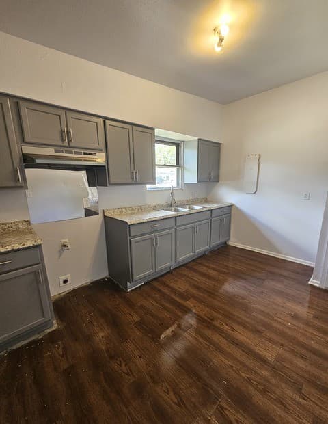 3-bedroom rental at 318 Hatcher in San Antonio, TX — photo 3