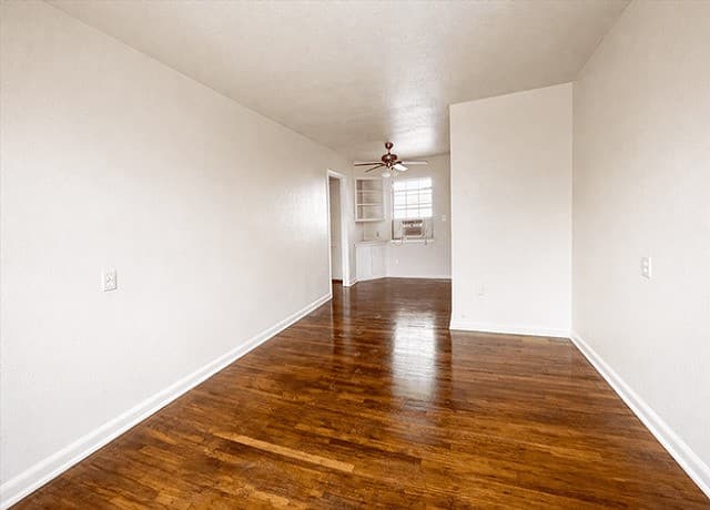 1-bedroom rental at 1511 W Woodlawn Ave Unit 4 in San Antonio, TX — photo 3