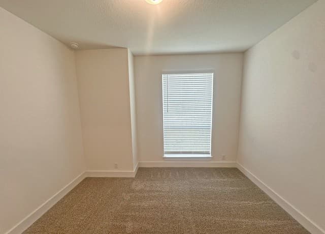 4-bedroom rental at 418 Corwin Springs in Cibolo, TX — photo 4