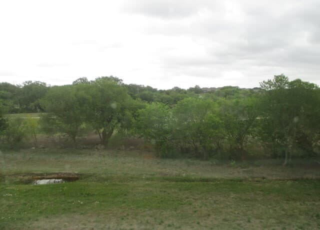 3-bedroom rental at 13530 Bristow Dawn in San Antonio, TX — photo 2