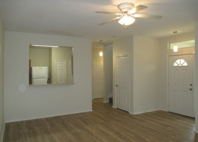 3-bedroom rental at 13530 Bristow Dawn in San Antonio, TX — photo 4