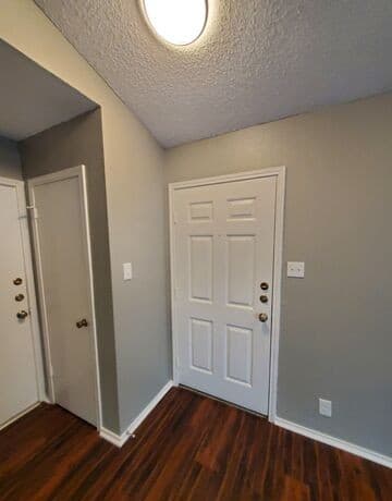 2-bedroom rental at 8930 Hambledon Dr in San Antonio, TX — photo 5