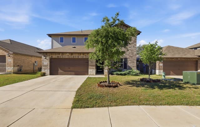 4-bedroom rental at 12108 Icon Rdg in San Antonio, TX — photo 2