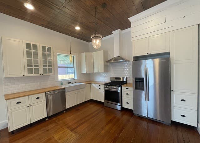 2-bedroom rental at 218 Vance St in San Antonio, TX — photo 3
