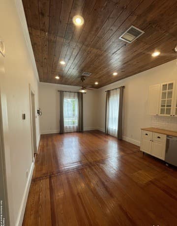 2-bedroom rental at 218 Vance St in San Antonio, TX — photo 4