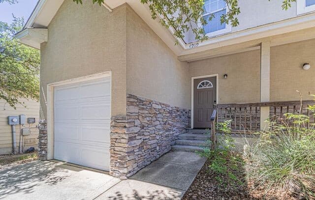3-bedroom rental at 4919 Appleseed Ct in San Antonio, TX — photo 2