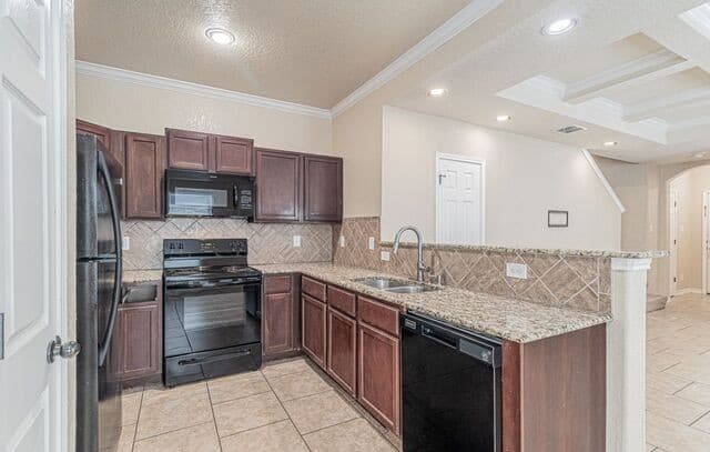 3-bedroom rental at 4919 Appleseed Ct in San Antonio, TX — photo 3
