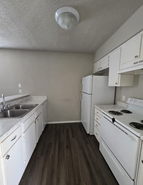 2-bedroom rental at 546 Dukeway Unit 1 in Universal City, TX — photo 4