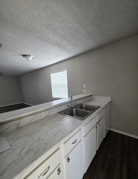 2-bedroom rental at 546 Dukeway Unit 1 in Universal City, TX — photo 5