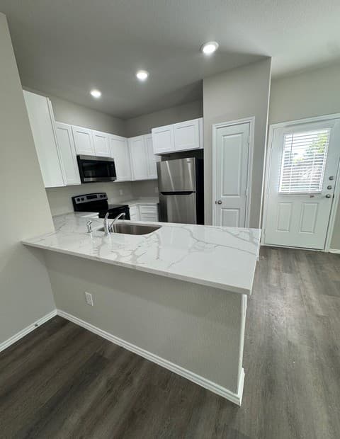 3-bedroom rental at 7818 Shetland Drive Unit 101 in San Antonio, TX — photo 3
