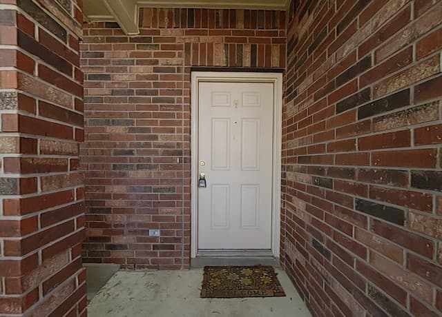 3-bedroom rental at 12102 Redbud Leaf in San Antonio, TX — photo 2