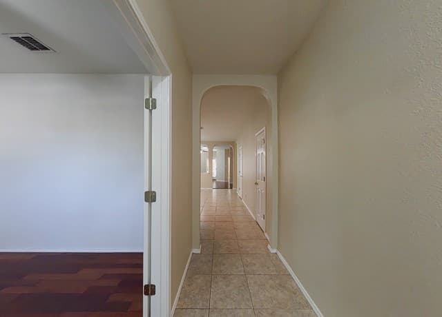 3-bedroom rental at 12102 Redbud Leaf in San Antonio, TX — photo 3