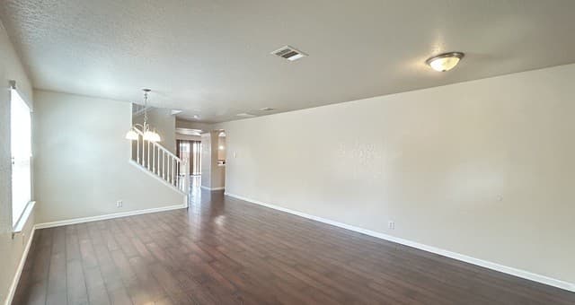 5-bedroom rental at 11155 Acuff Sta in San Antonio, TX — photo 3