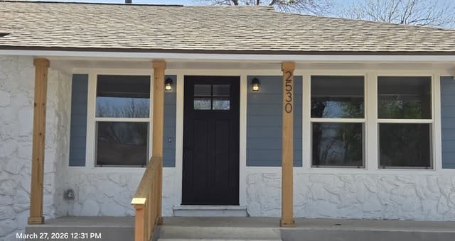 3-bedroom rental at 2530 W Woodlawn in San Antonio, TX — photo 2