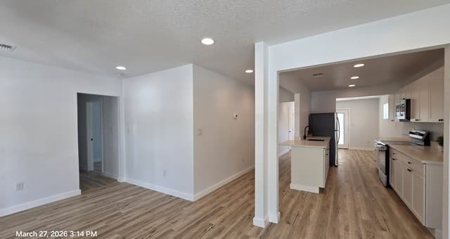 3-bedroom rental at 2530 W Woodlawn in San Antonio, TX — photo 5