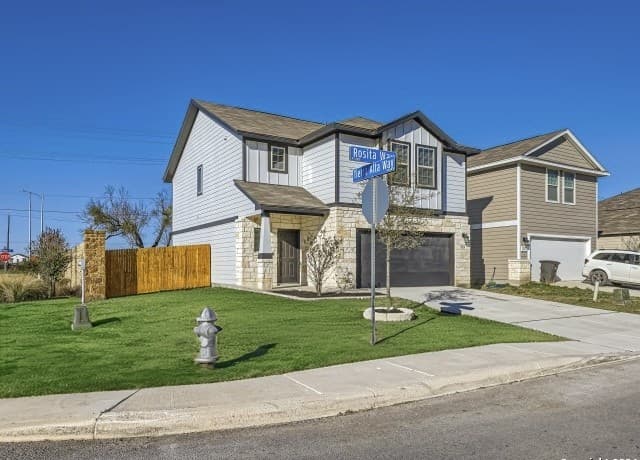 3-bedroom rental at 3331 Rosita Way in San Antonio, TX — photo 2