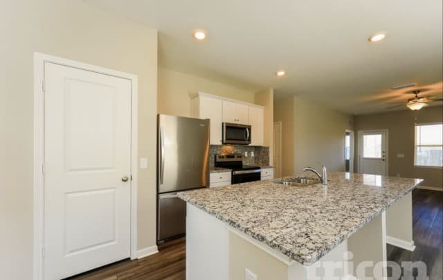 3-bedroom rental at 7435 Guadalupe Peak in San Antonio, TX — photo 2