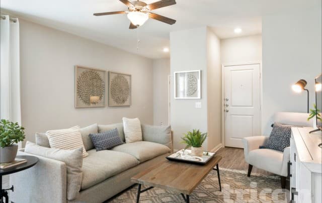 3-bedroom rental at 14629 Maple Terrace in San Antonio, TX — photo 3
