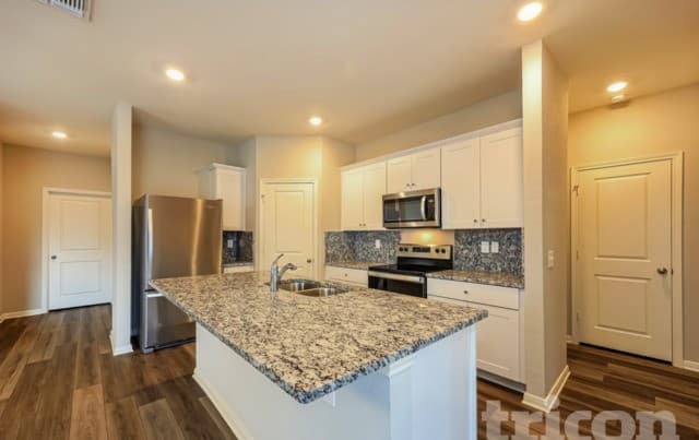 3-bedroom rental at 7410 Boa Hollow in San Antonio, TX — photo 5