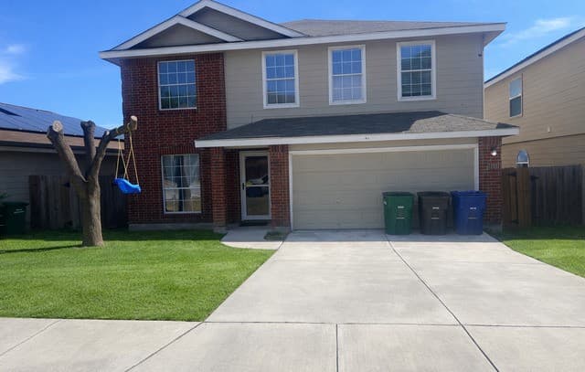 5-bedroom rental at 7334 Blazar Way in San Antonio TX