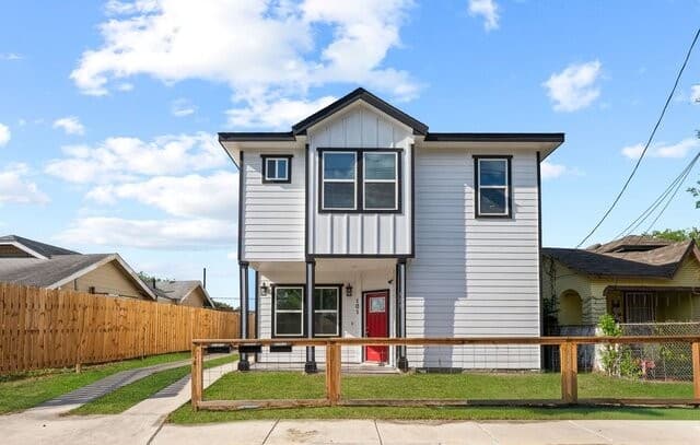 3-bedroom rental at 323 Gabriel Unit 101 in San Antonio TX