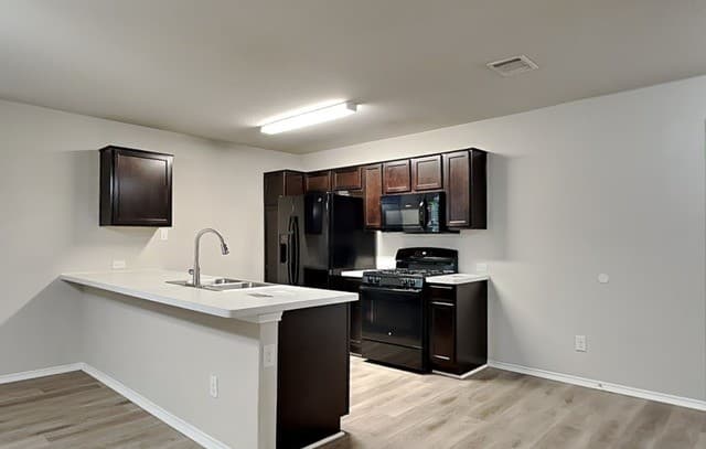 3-bedroom rental at 9727 Marbach in San Antonio, TX — photo 4