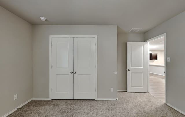 3-bedroom rental at 9727 Marbach in San Antonio, TX — photo 5