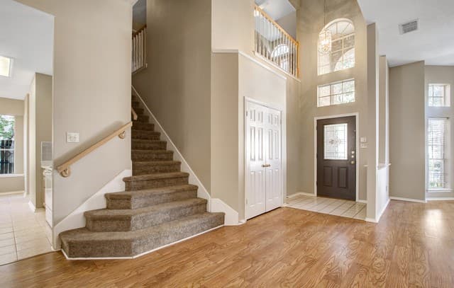 3-bedroom rental at 6438 Lost Holly in San Antonio, TX — photo 3