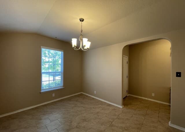 3-bedroom rental at 14047 Cremello Fls in San Antonio, TX — photo 3