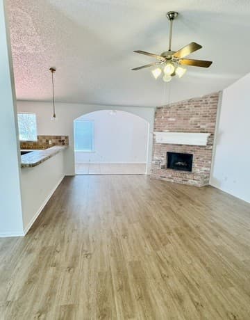 3-bedroom rental at 6608 Honey Hl in San Antonio, TX — photo 3