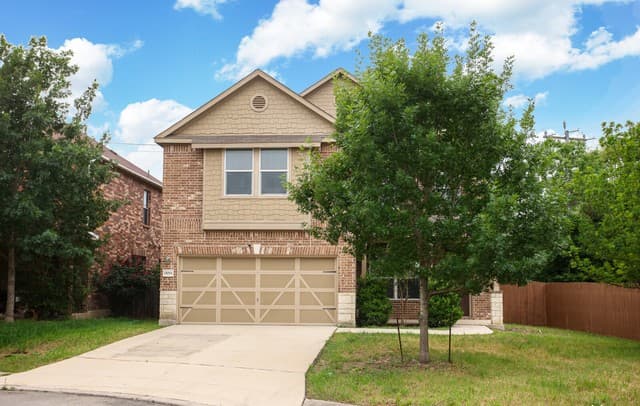 3-bedroom rental at 11014 Colt Isle in San Antonio, TX — photo 2