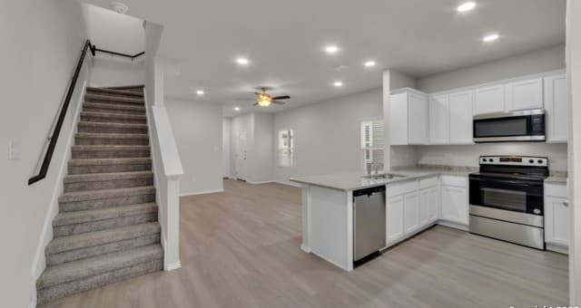 3-bedroom rental at 9034 Glen Shadow Unit 33 in San Antonio, TX — photo 2
